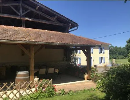 Chez Nicole ベッド・アンド・ブレックファスト 3*