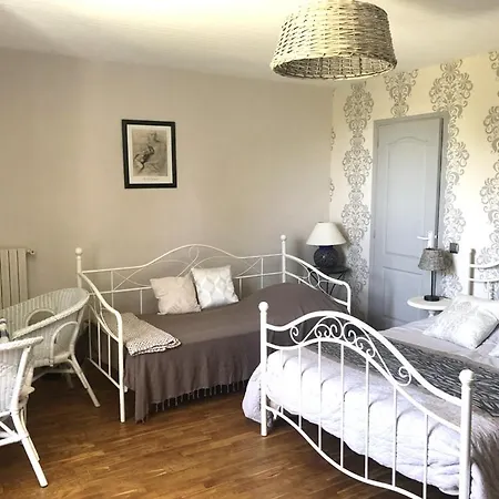 Alojamento de Acomodação e Pequeno-almoço Chez Nicole 3*