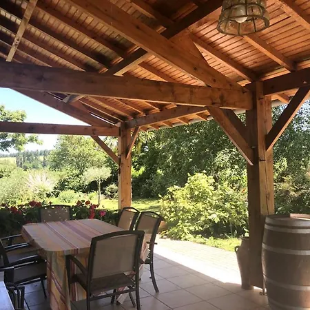 Alojamento de Acomodação e Pequeno-almoço Chez Nicole 3*